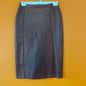 Creation Jez Montreal, ladies brown leather skirt in size 3.